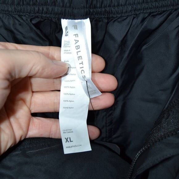 Fabletics Men's Cargo Joggers Nylon Black NWT Size XL Pants - Picture 7 of 11